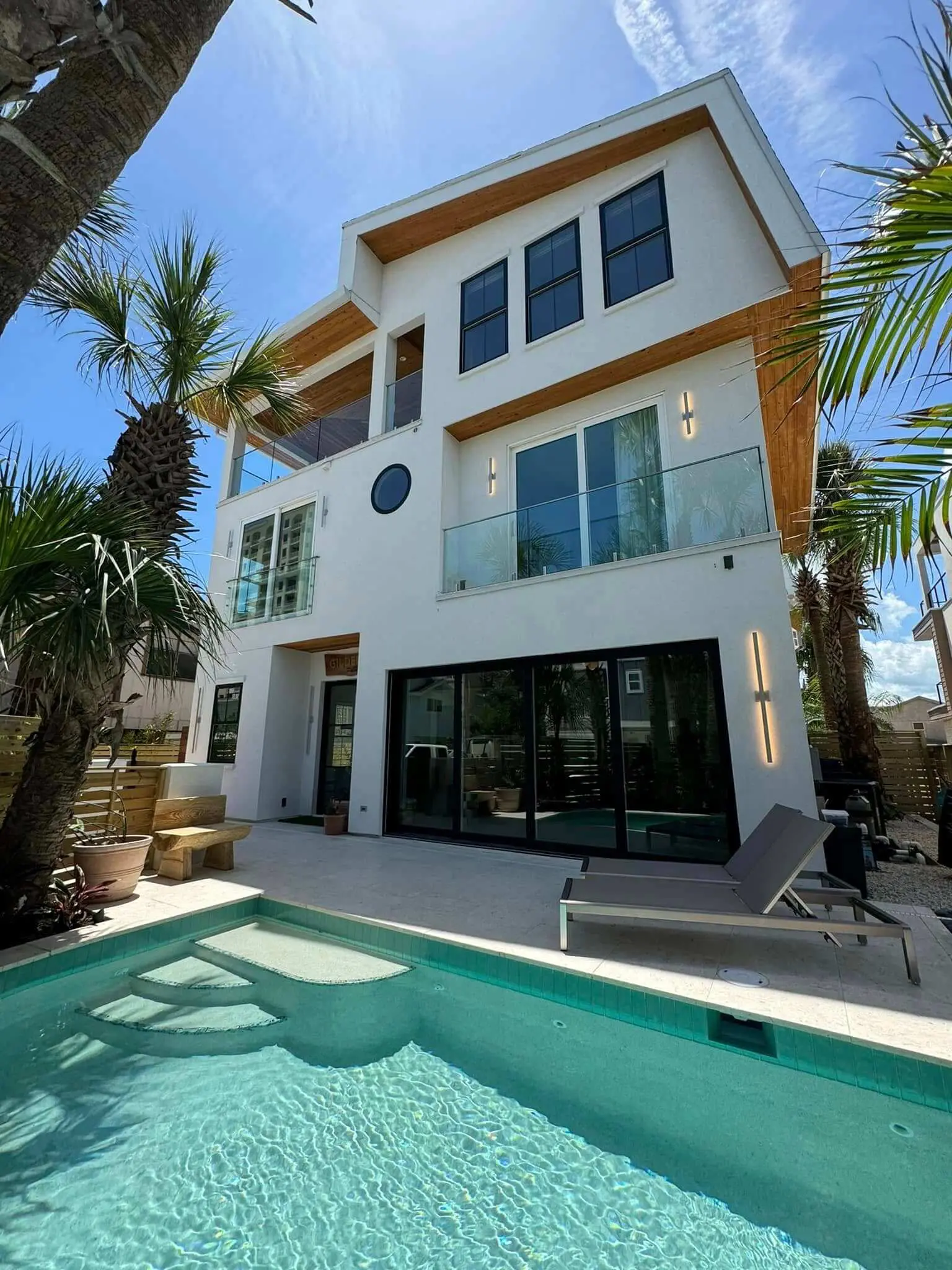 completed exterior painting project in jacksonville home
